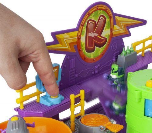 SuperZings Laboratorio Kazoom Lab Battle